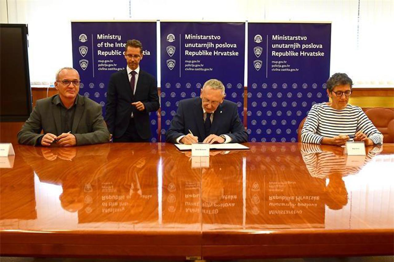 Potpisivanje "Sporazuma o suradnji“ između MUP-a i novinarskih udruga HND-a i SNH-a