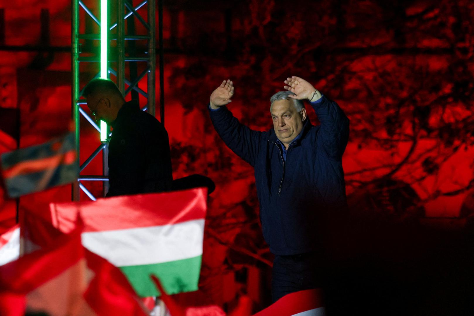 Premijer Orban u subotu je izjavio da će samo pobjeda njegove vladajuće stranke Fidesz spriječiti uvlačenje zemlje u rat u Ukrajini, obraćajući se pristašama na posljednjem skupu uoči parlamentarnih izbora. "Mir je najvažniji cilj ovih izbora", rekao je Orban tisućama pristaša u Budimpešti