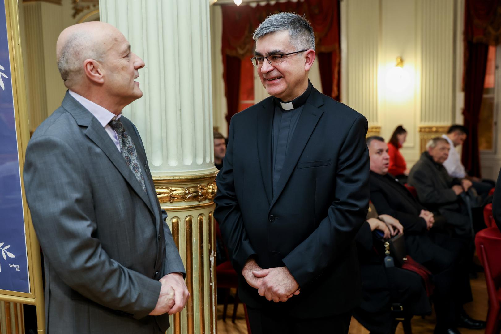 Boris Beck, izvanredni profesor s Fakulteta političkih znanosti, te vlč. Mladen Horvat, hrvatski bibličar i svećenik Varaždinske biskupije