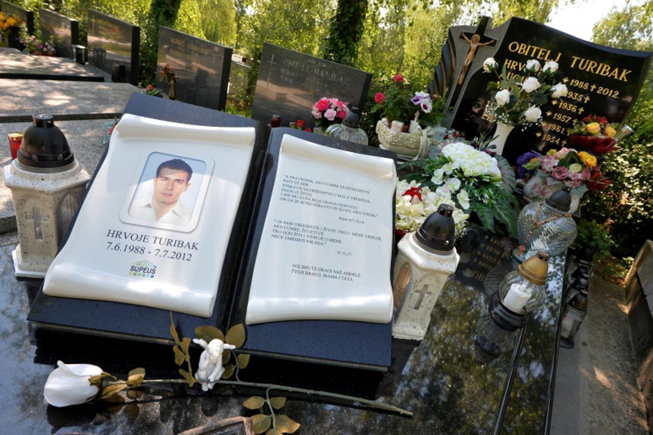 '05.07.2013. Zagreb -  Groblje Mirosevac, grobno mjesto ubijenog Hrvoja Turibaka.Photo: Marko Prpic/PIXSELL'