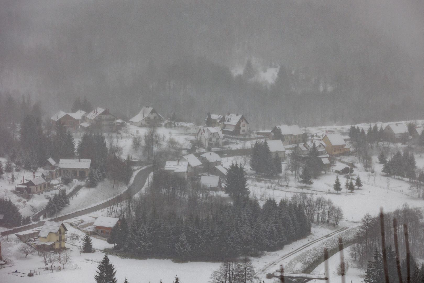 Prekrasni prizori stižu iz Gorskog kotara gdje pada snijeg.