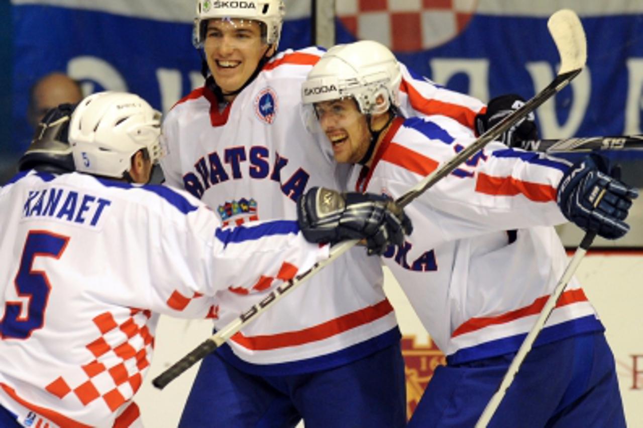 '16.04.2011.,Dom Sportova, Zagreb - Svjetsko prvenstvo u hokeju divizije II domacina Hrvatske i dostiju Rumunjske.Borna Rendulic; Dominik Kanaet Photo: Daniel Kasap/PIXSELL'