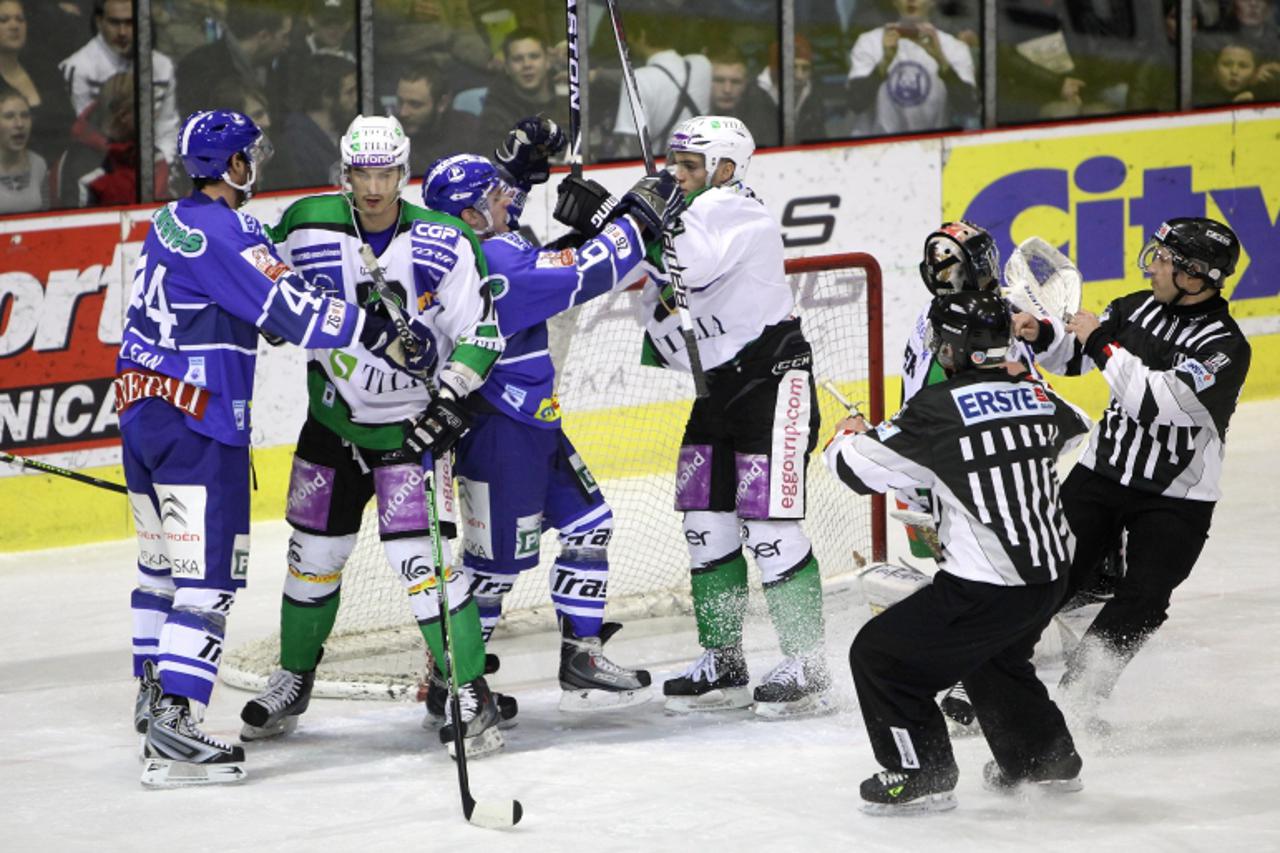 '04.01.2011., Ledena dvorana, Dom sportova, Zagreb - Utakmica EBEL lige izmedju domacina KHL Medvescak i gostiju HDD Tilia Olimpija iz Ljubljane.  Photo: Petar Glebov/PIXSELL'