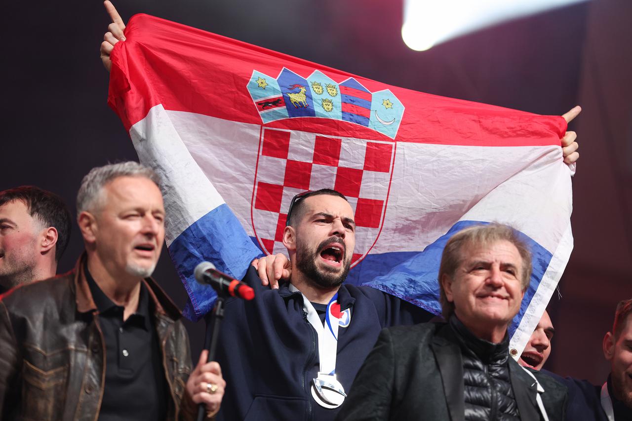 Zagreb: Marko Perković Thompson nastupio na svečanom dočeku hrvatske rukometne reprezentacije