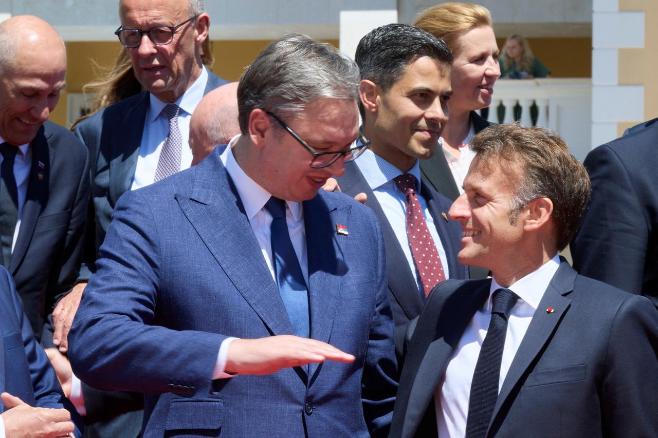 Serbia's President Aleksandar Vucic and France's President Emmanuel Macron