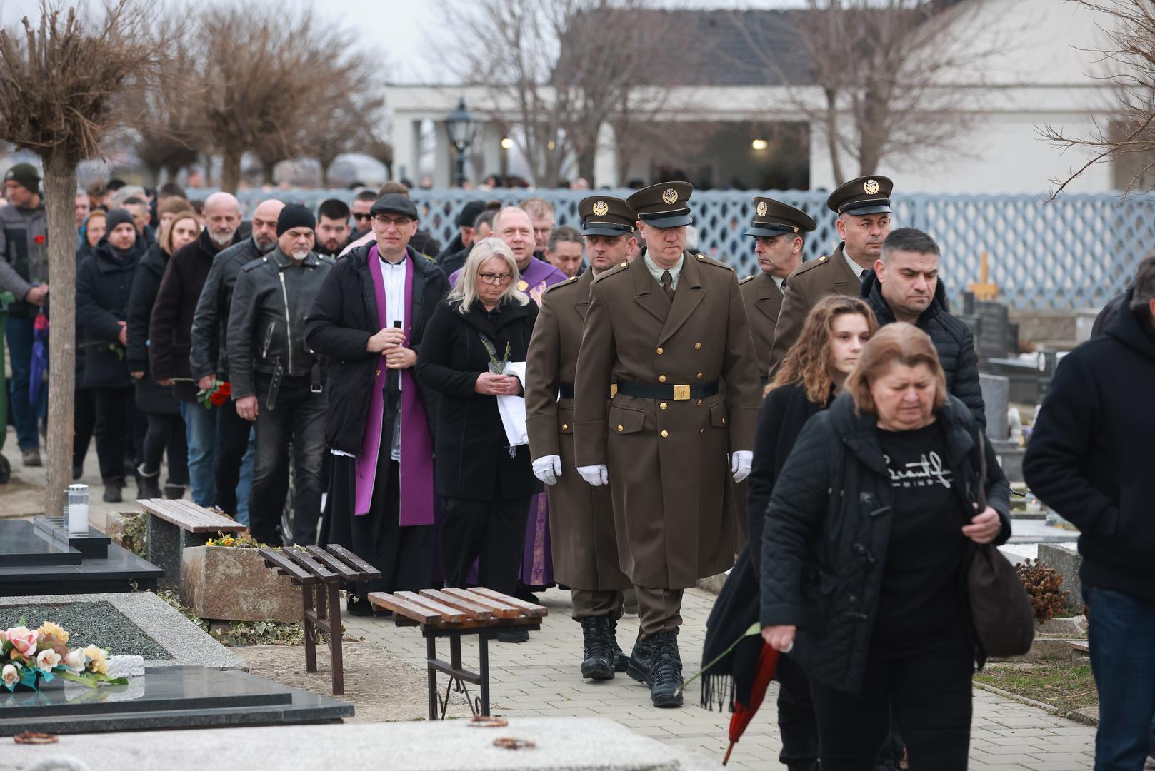 Grupa Opća opasnost prije dva dana obavijestila je svoje obožavatelje kako je njihov Žiža preminuo.