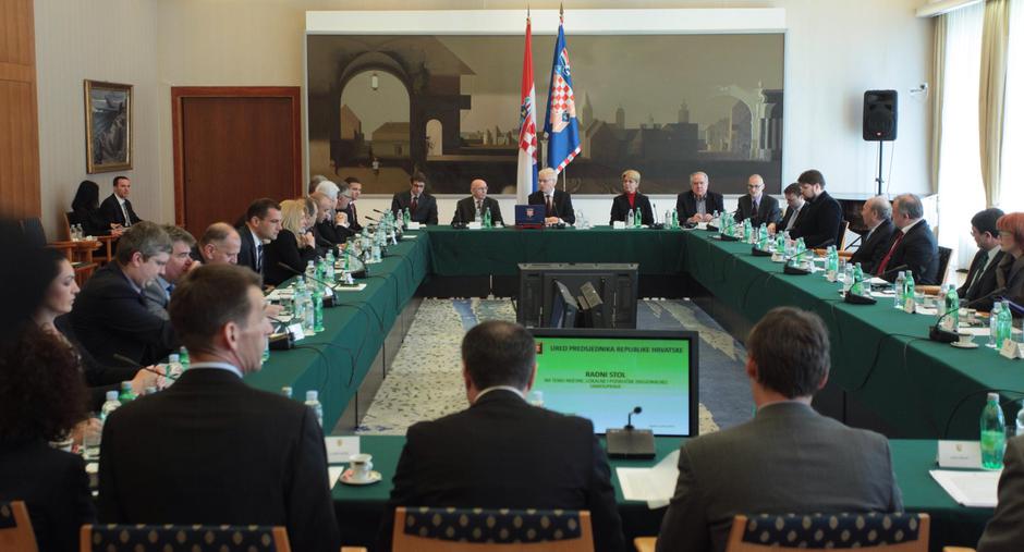 Ustavne promjene Josipović