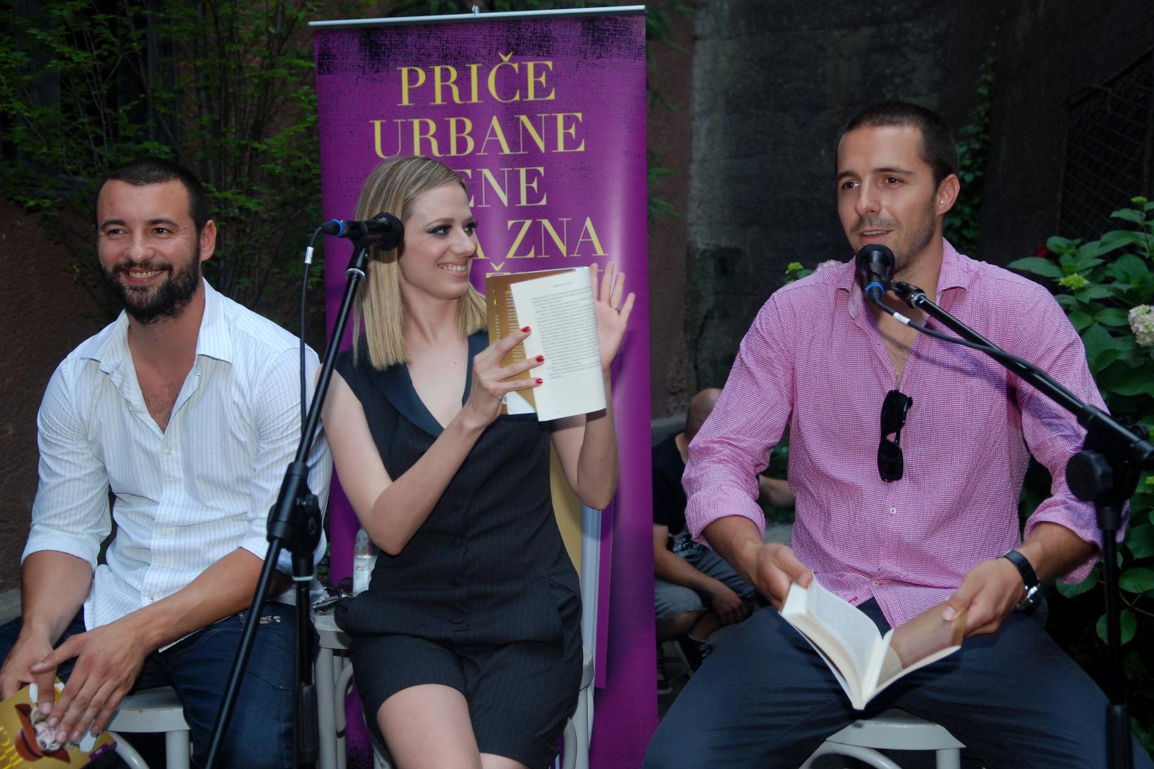 Godinu dana poslije počelo se šuškati kako je Jelena u vezi s glumcem Filipom Juričićem s kojim je radila na seriji "Larin izbor".  U travnju su viđeni u centru grada kako se grle i ljube u kasnim noćnim satima. Par nije nikada pričao o svojoj vezi koju su prekinuli nakon nekoliko mjeseci. 