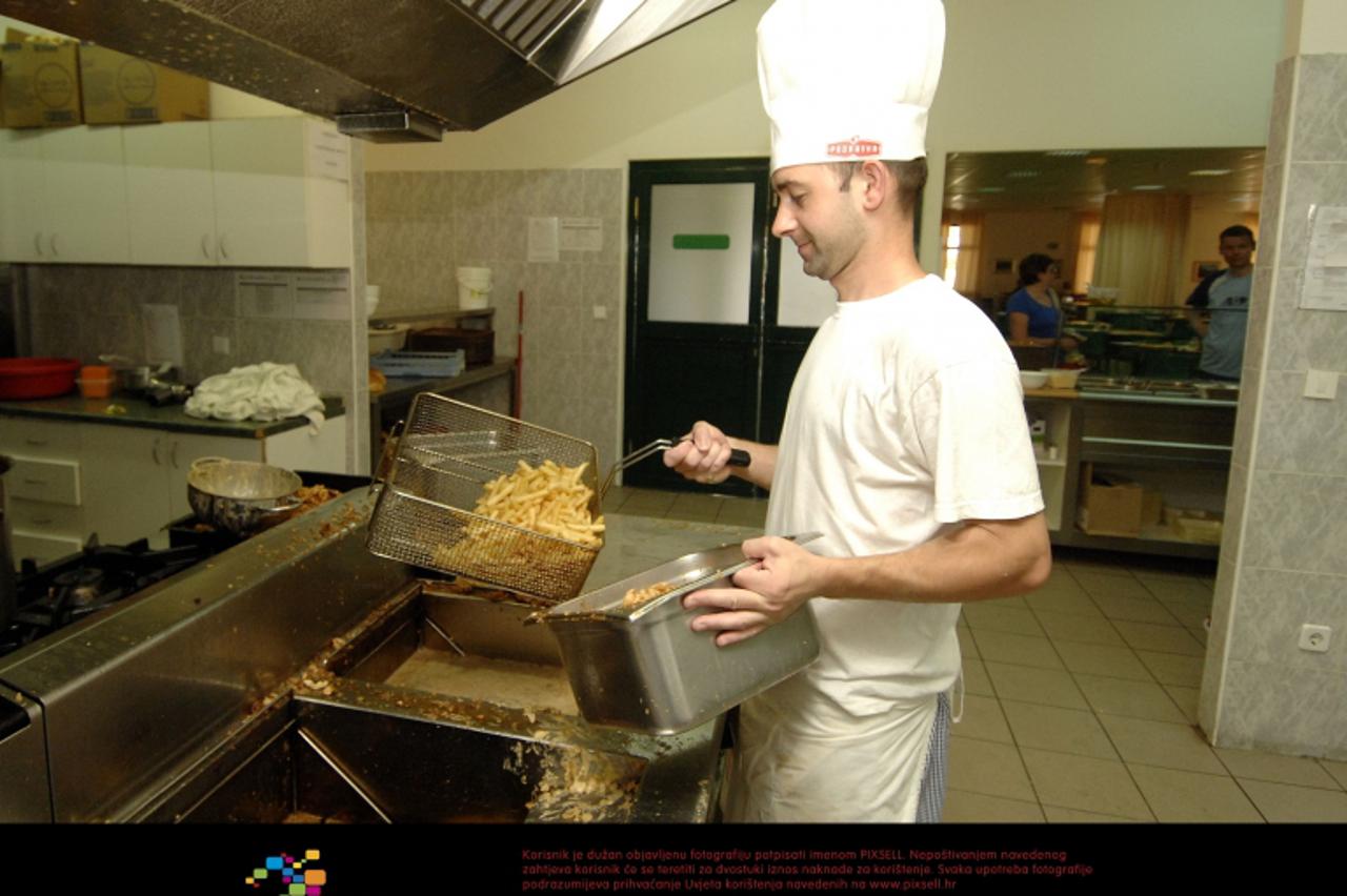 '17.06.10., Cakovec- Pucka kuhinja u KTC-u. Photo: Vjeran Zganec Rogulja/PIXSELL'