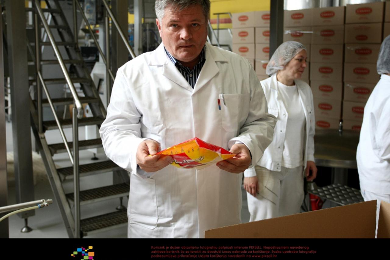 '16.04.2012., Donji Miholjac - Tvrtka Kanaan jedna je od najvecih prozvodjaca flipsa i cipsa u regiji izvozi svoje proizvode u sve zemlje regije a zbog problema s birokracijom u Hrvatskoj, planira izg