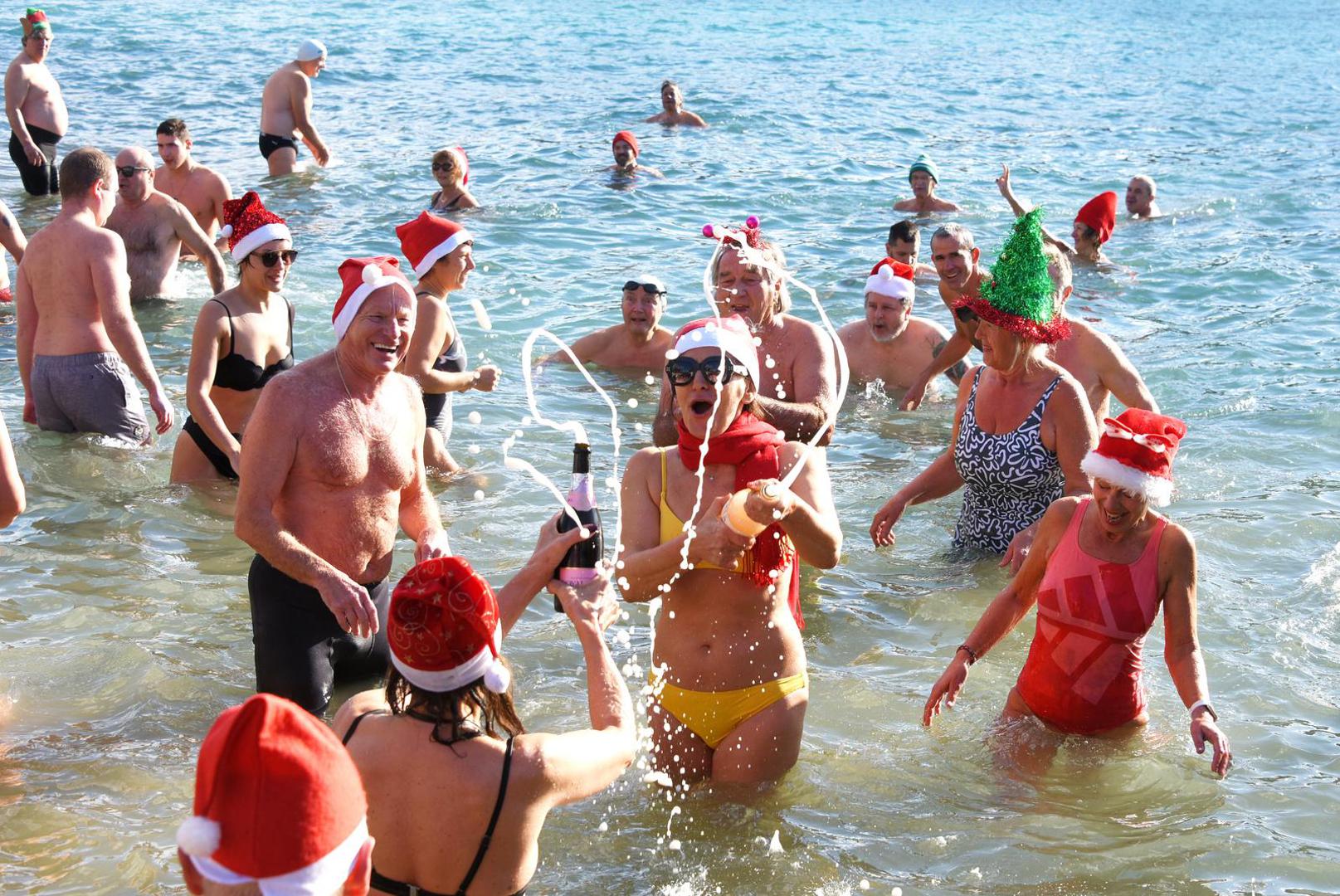 Puljani otvorili sezonu kupanja