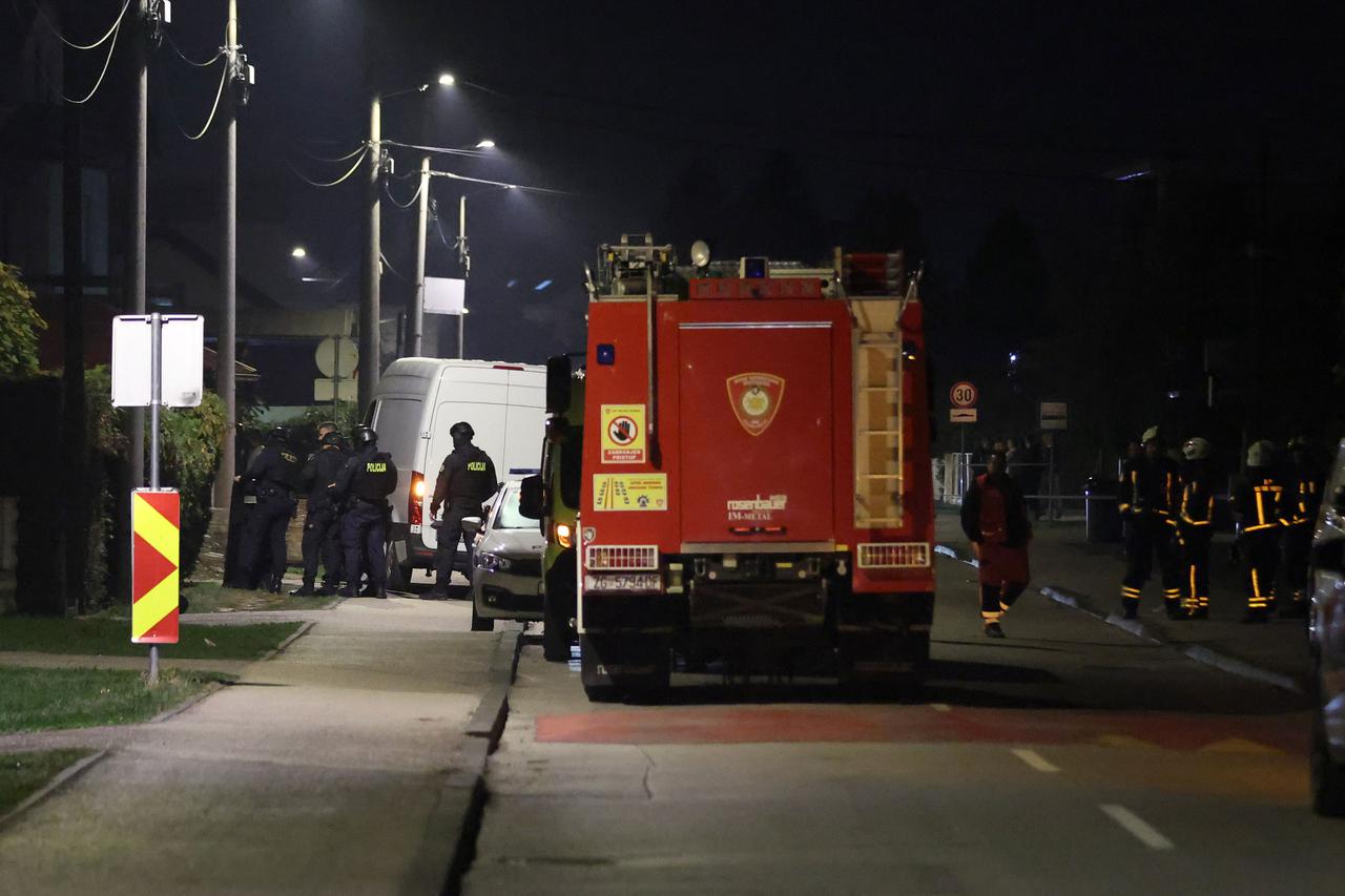 Velika Gorica: Specijalna policija i vatrogasci na terenu, Fabijančićeva ulica blokirana