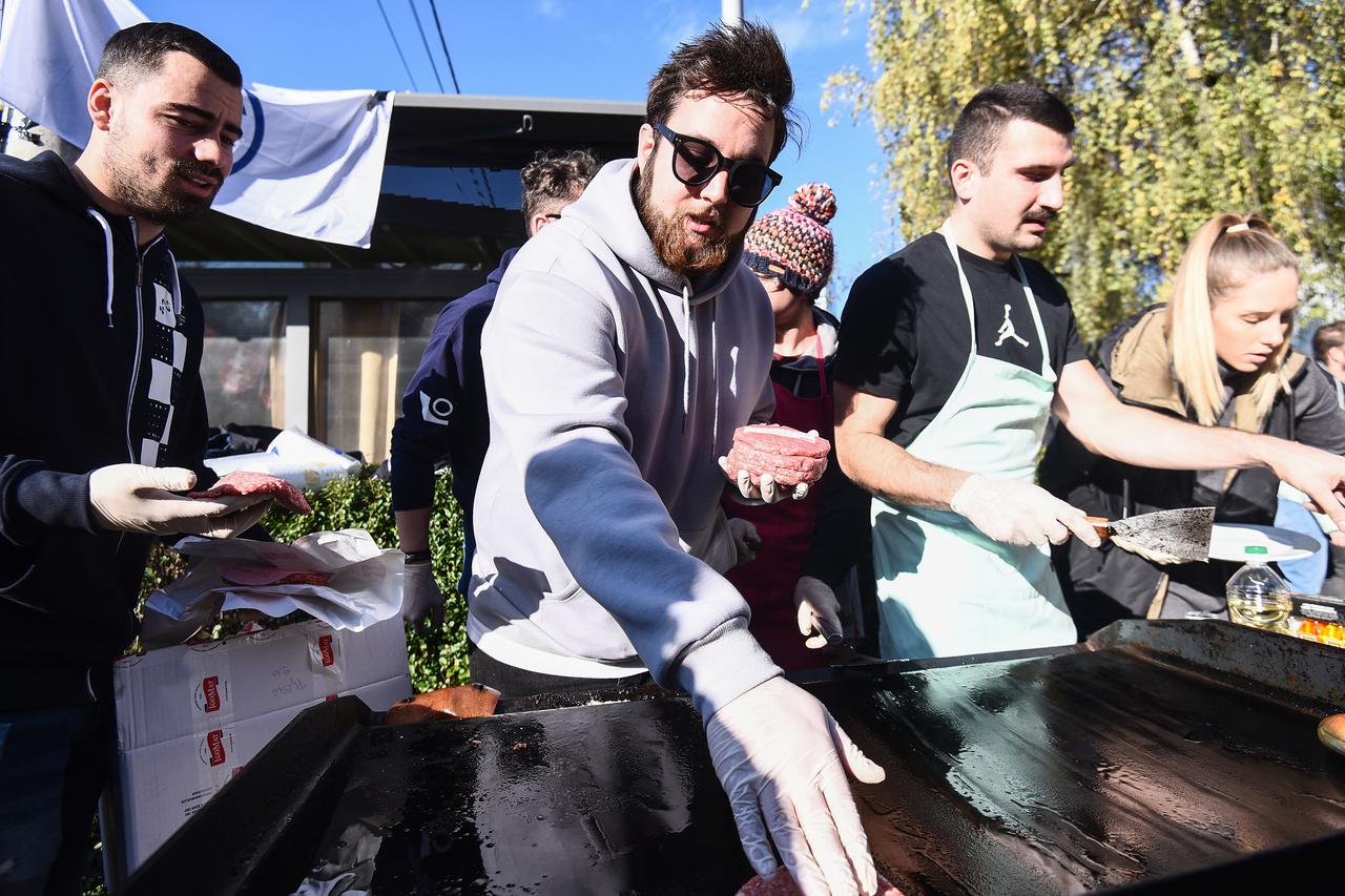 Zagreb: Studenti FSB-a prosvjeduju zbog zatvaranja menze