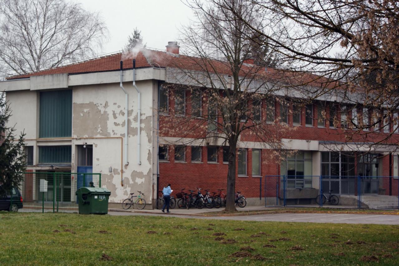 \'podravina i bilogora, virovitica, 06.02.2011. klasicna katolicka gimnazija medju prvima je iskoristila prostor bivse vojarne u virovitici - danas je koristi vec trecu godinu snimila: marija lovrenc\