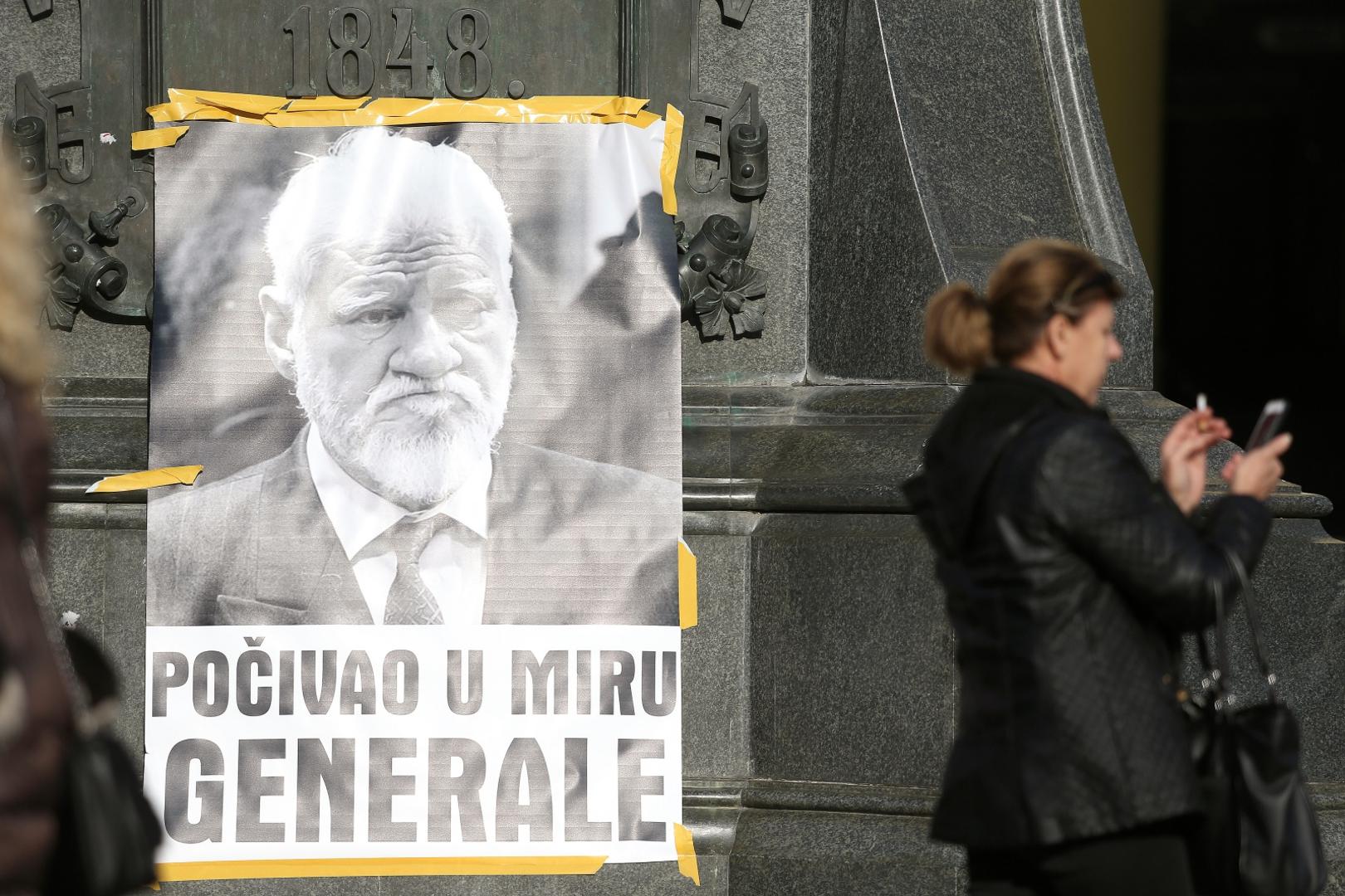 Zapaljene su svijeće u znak sjećanja na generala Praljka koji se ubio prije godinu dana u haškoj sudnici