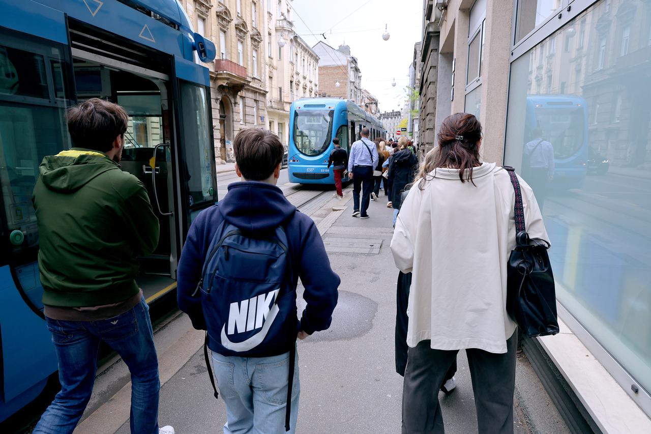 Zagreb: U Ilici još jedan sudar osobnog vozila i tramvaja