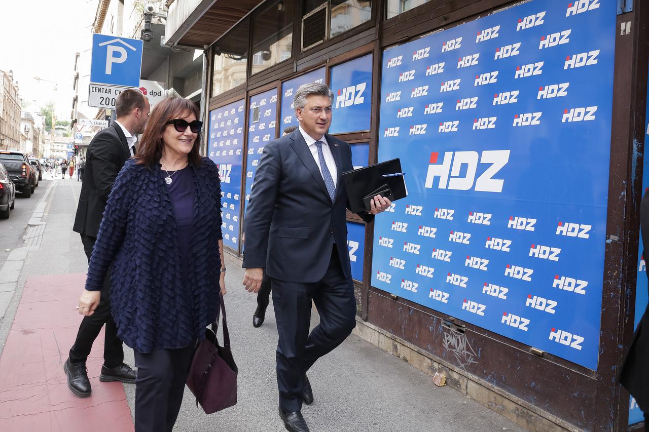 Zagreb: Dolazak članova HDZ-a na Sjednicu šireg predsjedništva HDZ-a