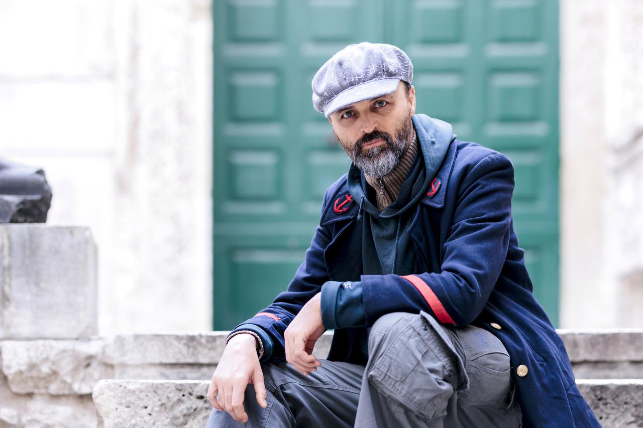 Split: Književnik i novinar Damir Karakaš