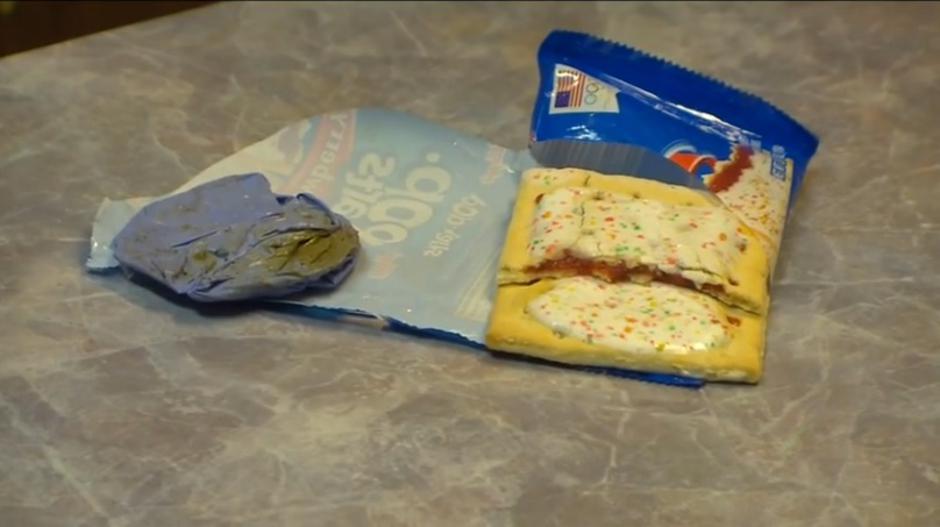 U keksu pronašla gumenu rukavicu