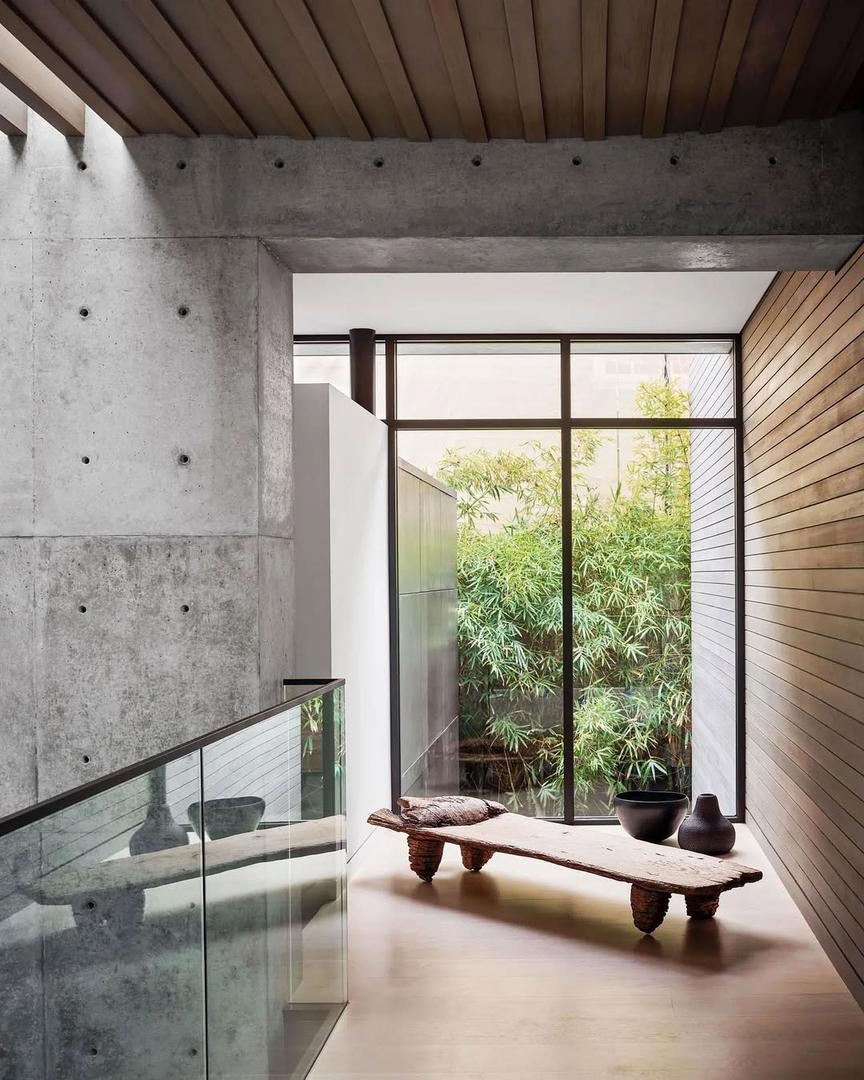 Za ovaj dom vrijedan 25 milijuna dolara, Dončić je postao vlasnik od slavne tenisačice Marije Šarapove, koja ga je oblikovala po vlastitoj mjeri, piše Architectural Digest.