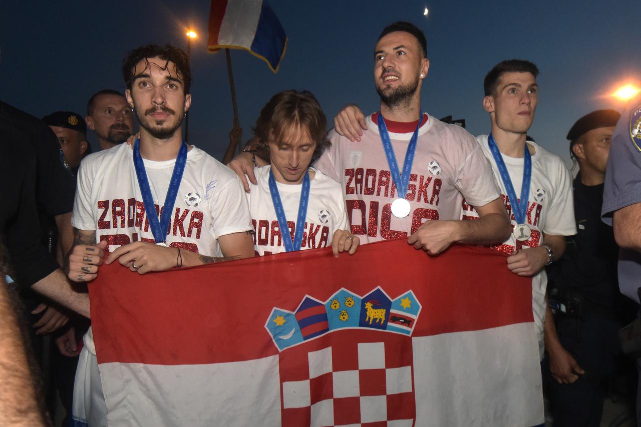 Zadrani priredili spektakularan doček za hrvatske nogometne reprezentativce
