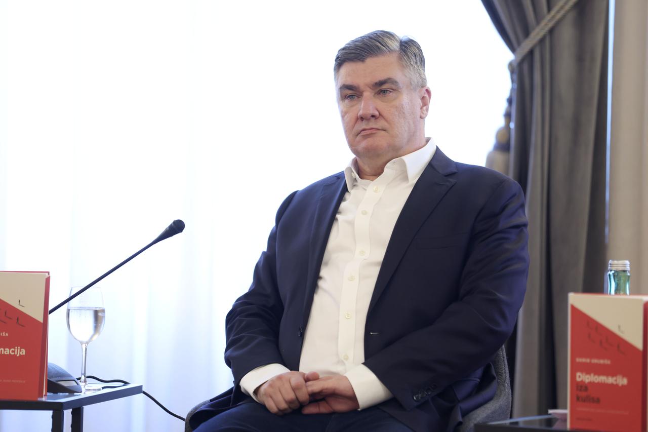 Zagreb: Predstavljena knjige Damira Grubiše "Diplomacija iza kulisa"