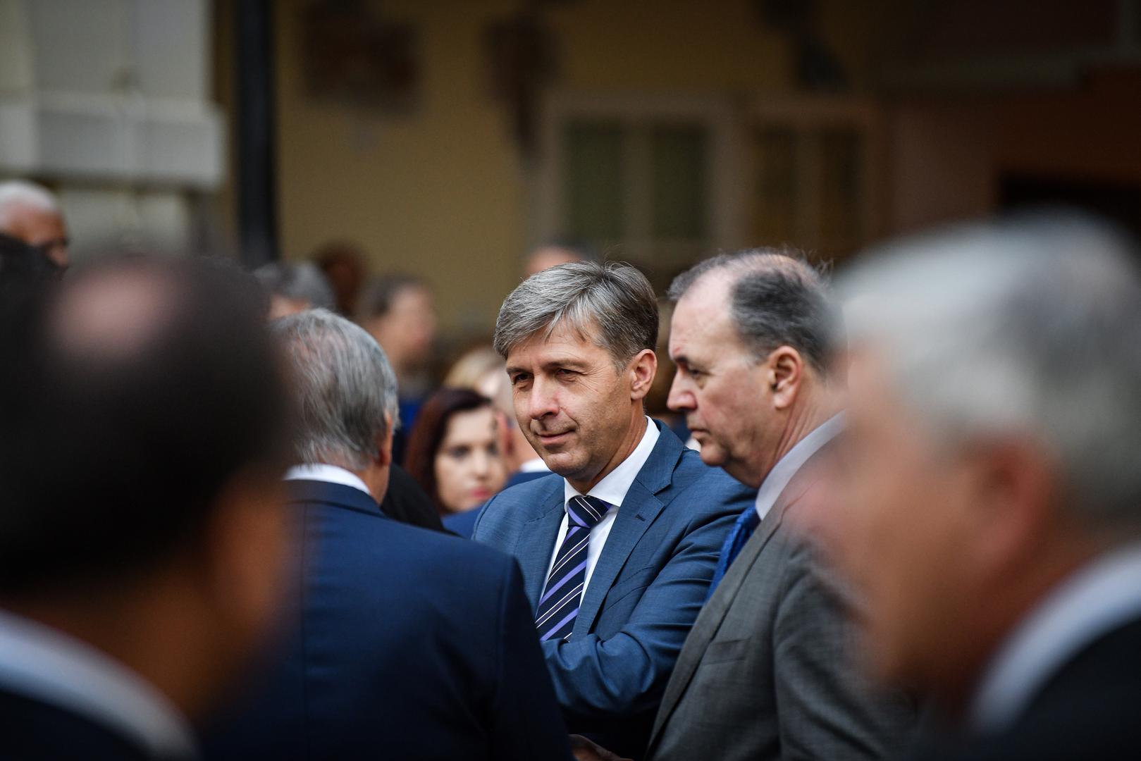 "Posljedice velike migrantske krize 2015. i 2016. vide se i danas, primjerice na nedavnim europskim izborima, i osjećat će se i dalje. Zato ta potencijalna žarišta nezadovoljstva među europskim narodima moramo kao politički odgovorni ljudi rješavati na način koji je najbolji, najsigurniji, najprimjereniji, koji će održati naš način života, gospodarstvo i sigurnost", istaknuo je Plenković. 
