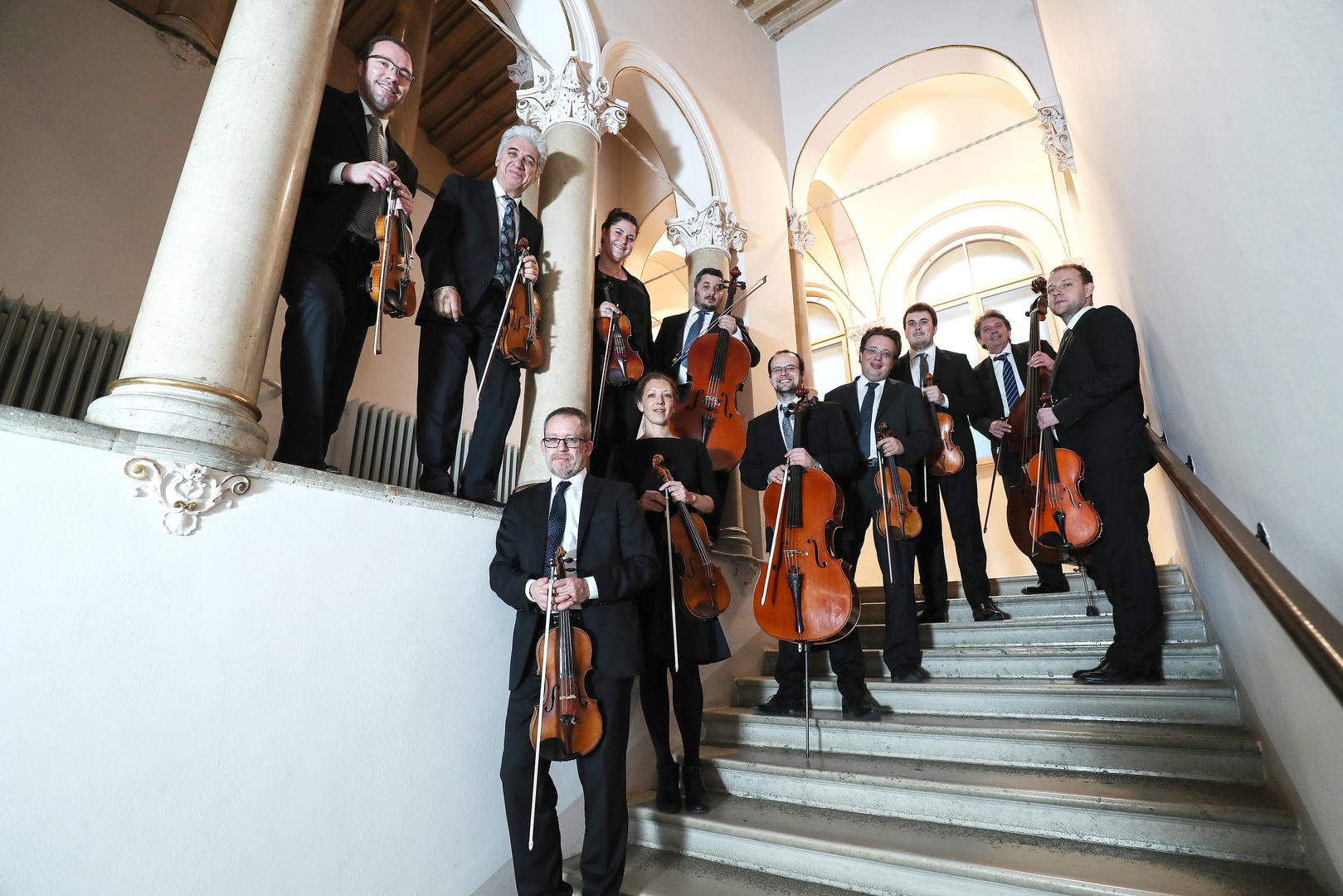 Solisti: šest violina, dvije viole, dva violončela i kontrabas