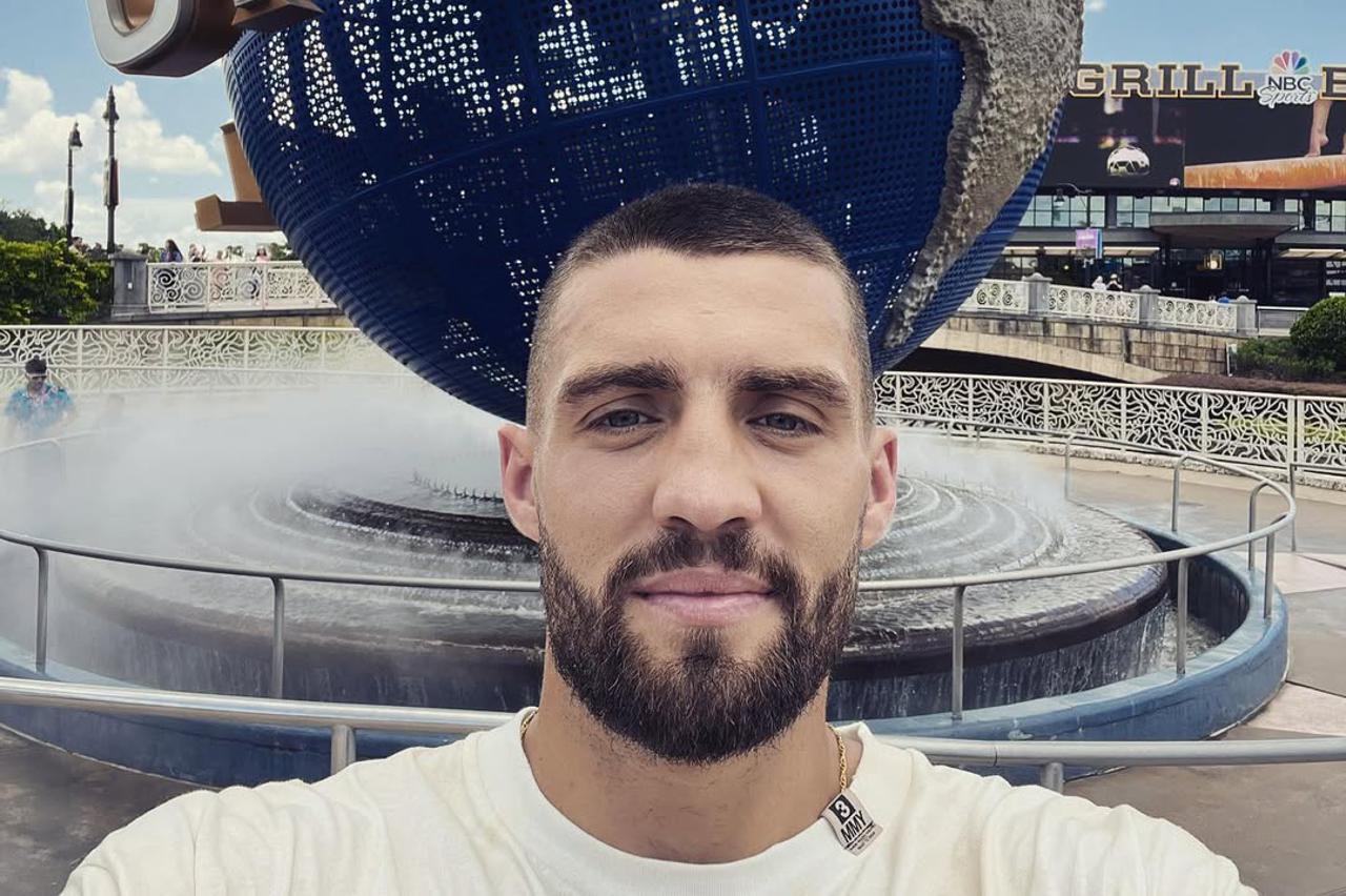 Samy Mmaee na poluvremenu utakmice Dinamo i Lokomotiva sam na klupi jeo kikiriki 