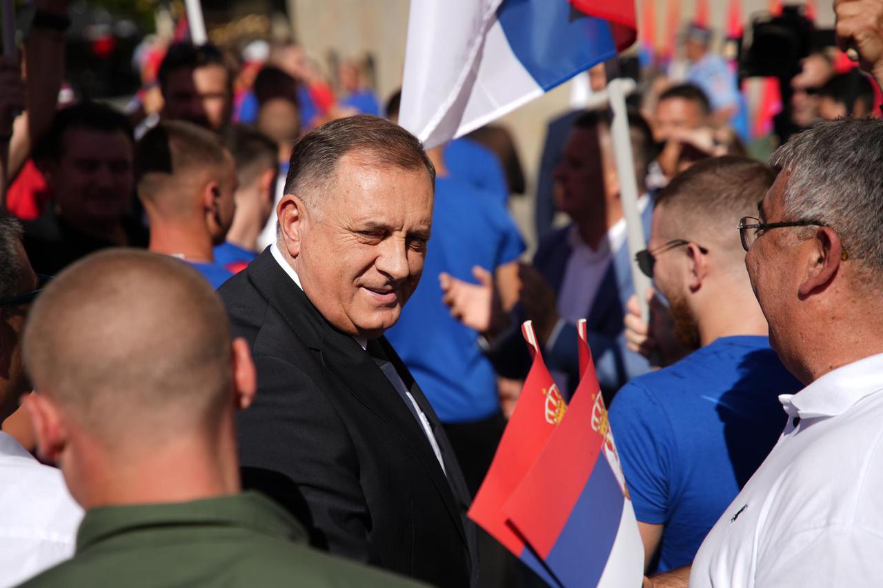 U Banjaluci obilježen Dan srpskog jedinstva uz trobojku dugu 120 metara