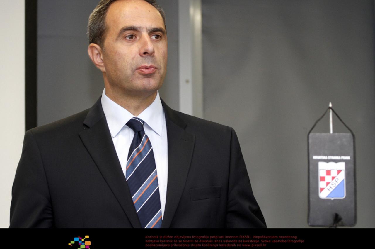 \'17.09.2011., Osijek - HSP odrzao konferenciju za novinare u hotelu Osijek pod nazivom Klauzura HSP-a. Danijel Srb predsjednik stranke. Photo: Marko Mrkonjic/PIXSELL\'