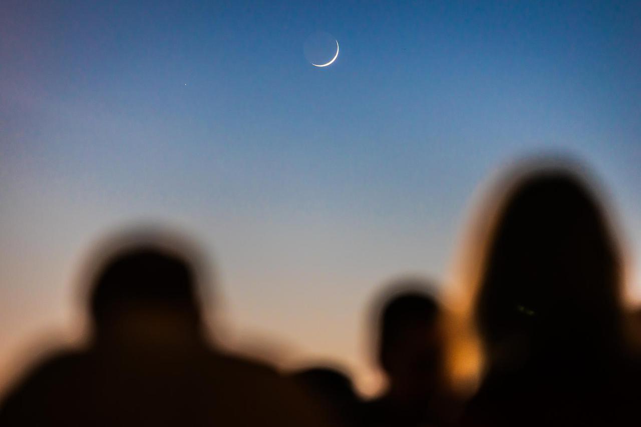 Pogled na Mladi mjesec te Veneru i Jupiter iznad Dubrovačkih grebena