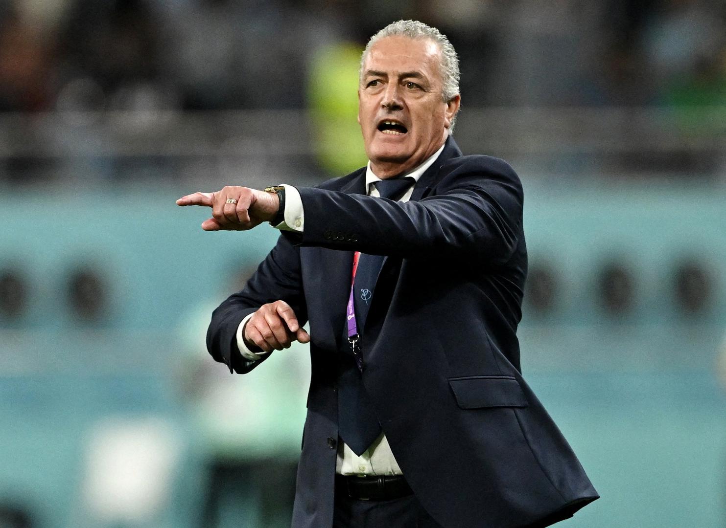 Gustavo Alfaro (Paragvaj, €2.5 milijuna godišnje) – Krug desetorice najplaćenijih (zbog dijeljenja pozicija) zatvara Argentinac na klupi Paragvaja, koji također prima 2.5 milijuna eura po sezoni.