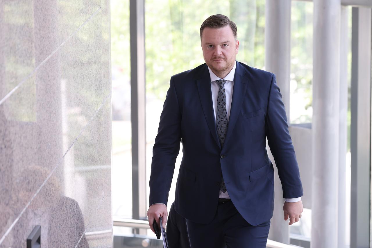 Zagreb: Ministri dolaze na sjednicu užeg kabineta Vlade