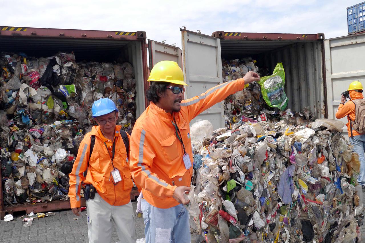 Filipincima prekipjelo - vratili u Kanadu 69 kontejnera smeća