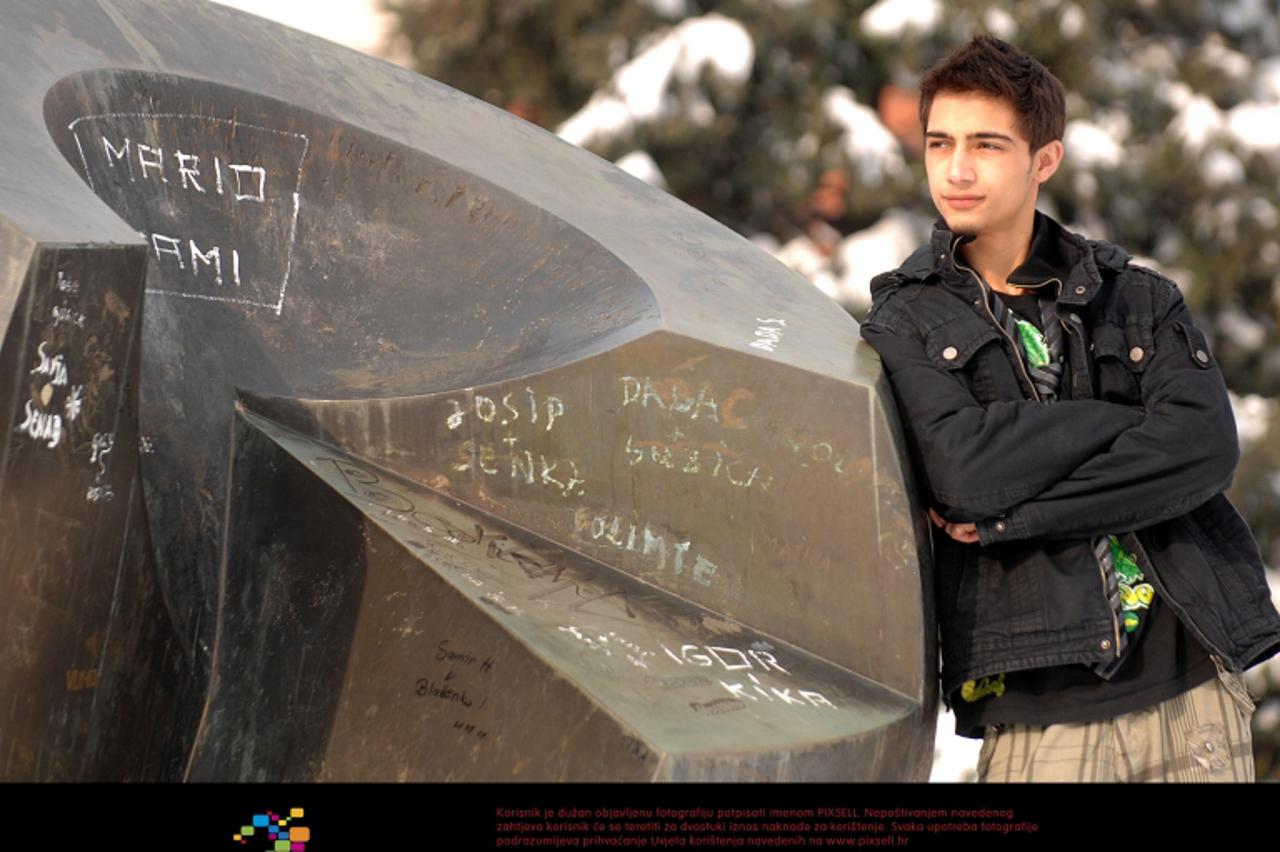 '12.03.2010., Cakovec - Benjamin Ignac, Rom iz Orehovice, ucenik cakovecke Gimnazije, breakdancer i glumac. Njegova uloga je bila zapazena na ZagrebDoxu, festivalu dokumentarnog filma u Zagrebu.  Phot