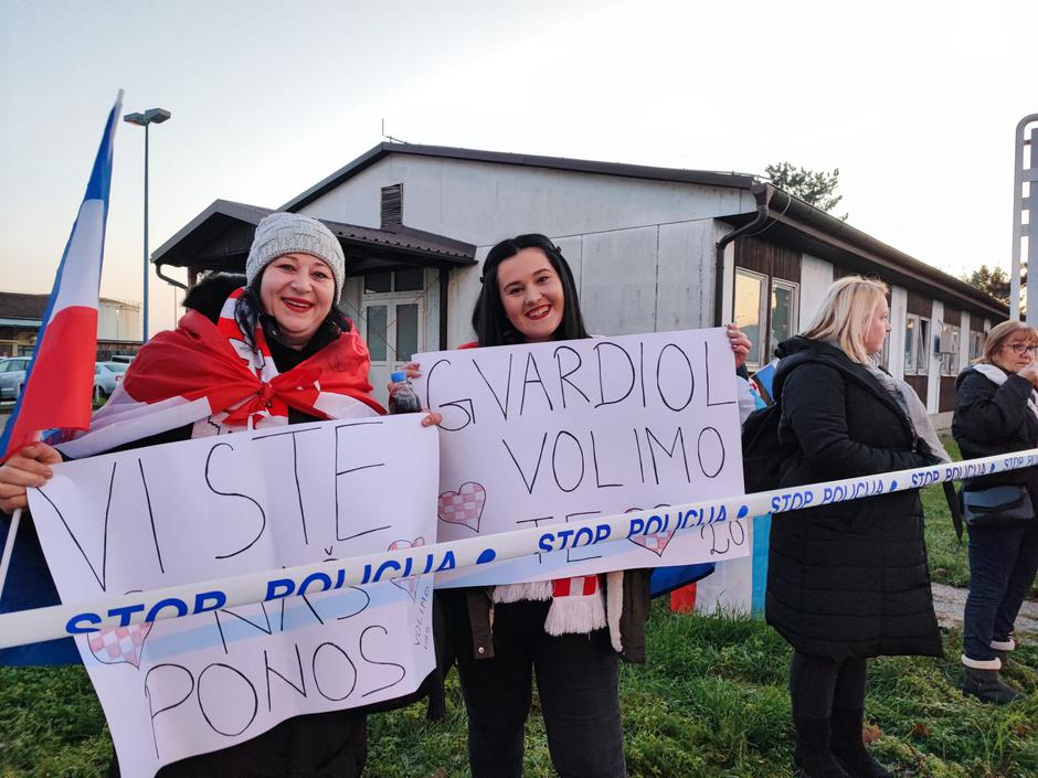 Navijači u zračnoj luci