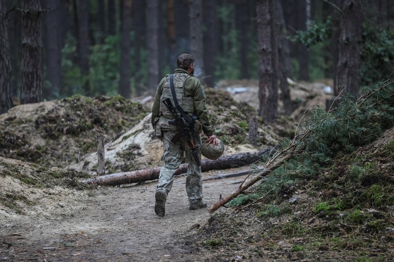Positions of Ukrainian servicemen near the border with Belarus