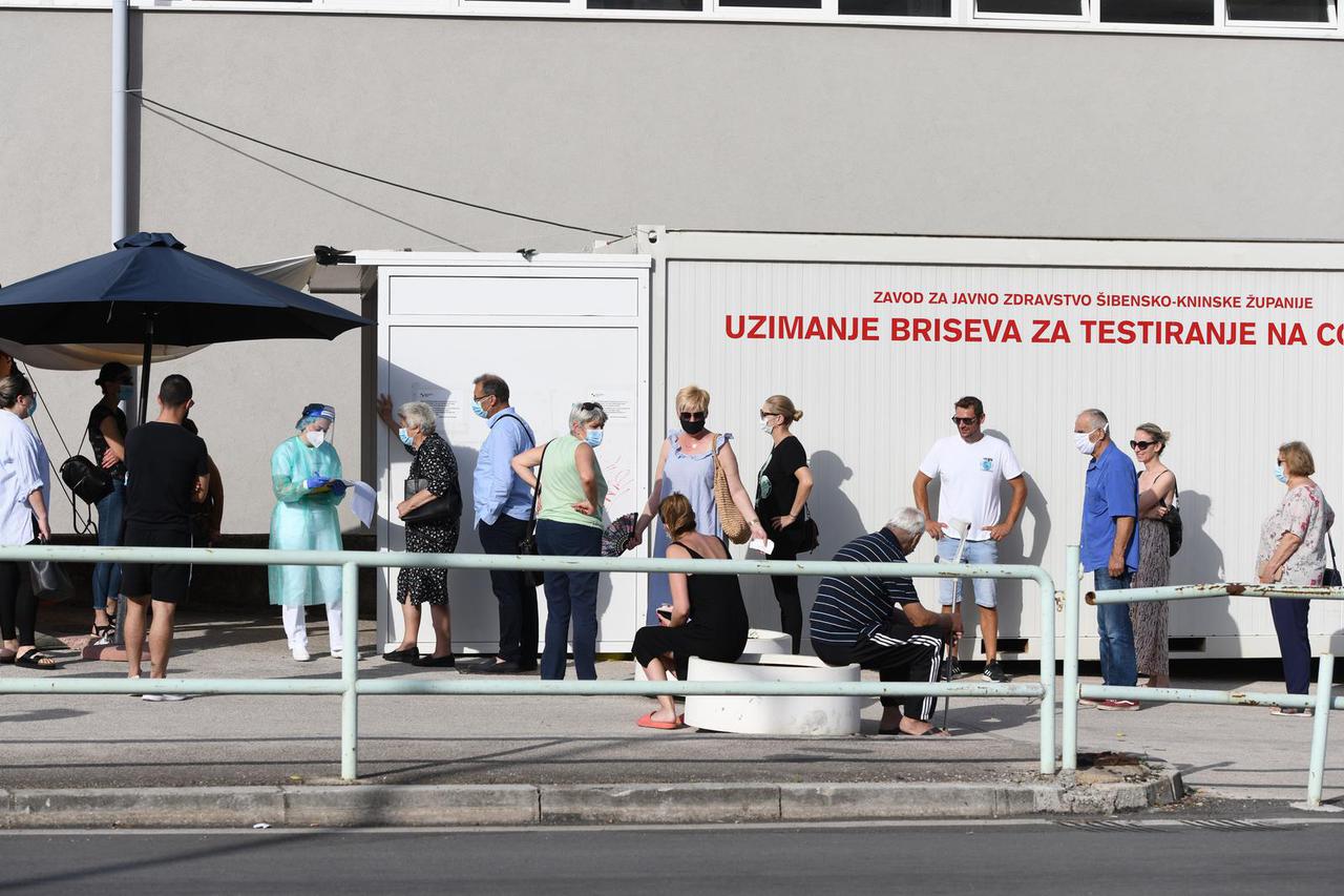 Šibenik: Posljednjih dana povećan je broj zaraženih koronavirusom u Hrvatskoj pa je i broj testiranja veći