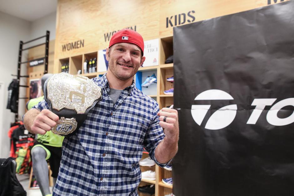 Zagreb: Stipe Mio?i? družio se s obožavateljima u Reebok Fight Shopu