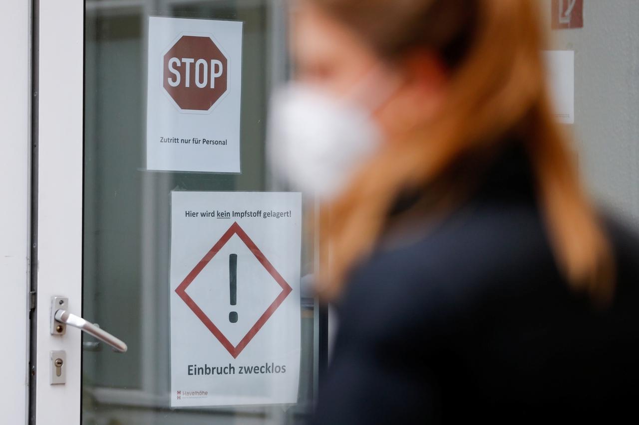 Vaccinations at Havelhoehe community hospital in Berlin