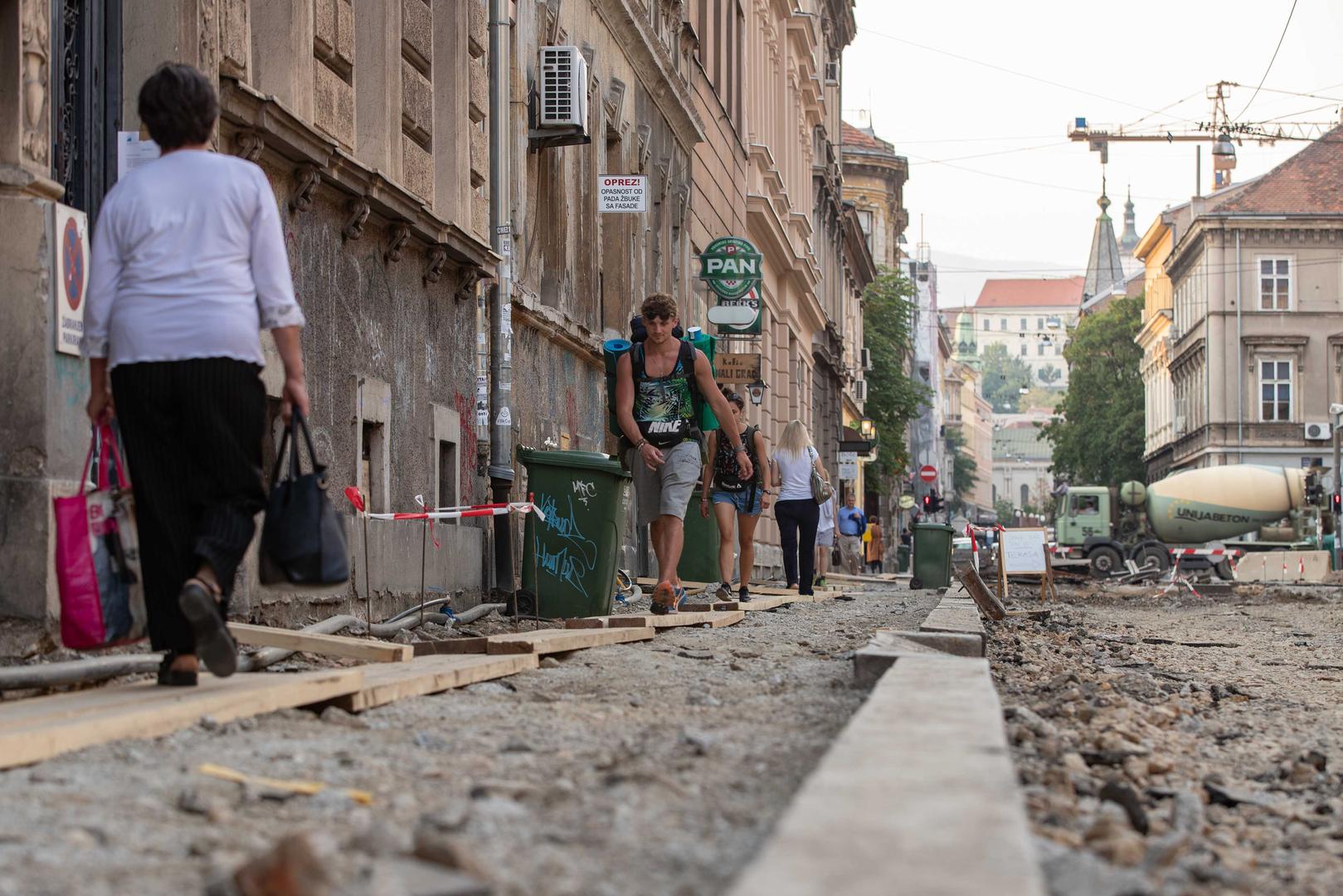 A iz Holding centra potvrđuju da će cesta bit zatvorena za sav promet do 24.08.2018. godine.