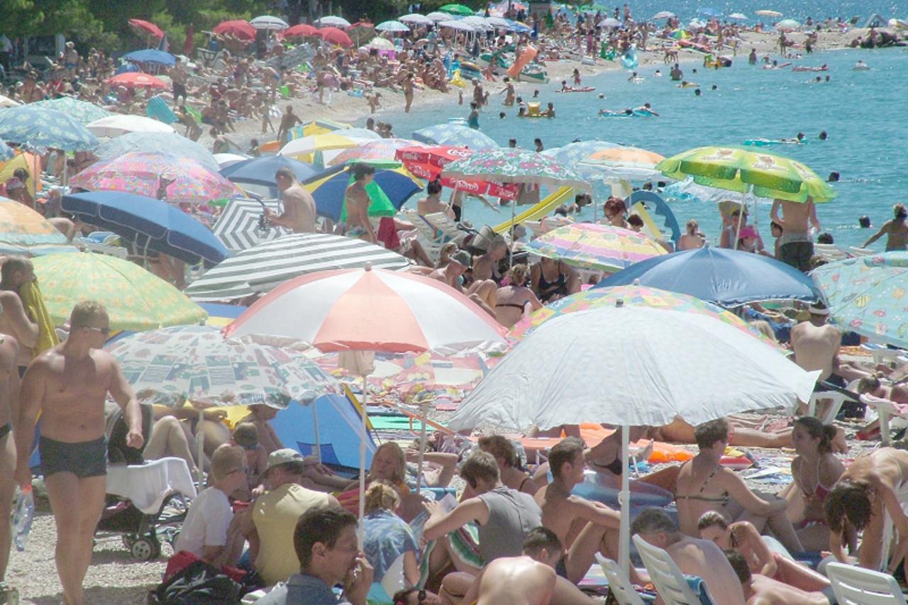 '09.08.2005.ljetna inventura......basko polje.....plaza foto:marko prpic'