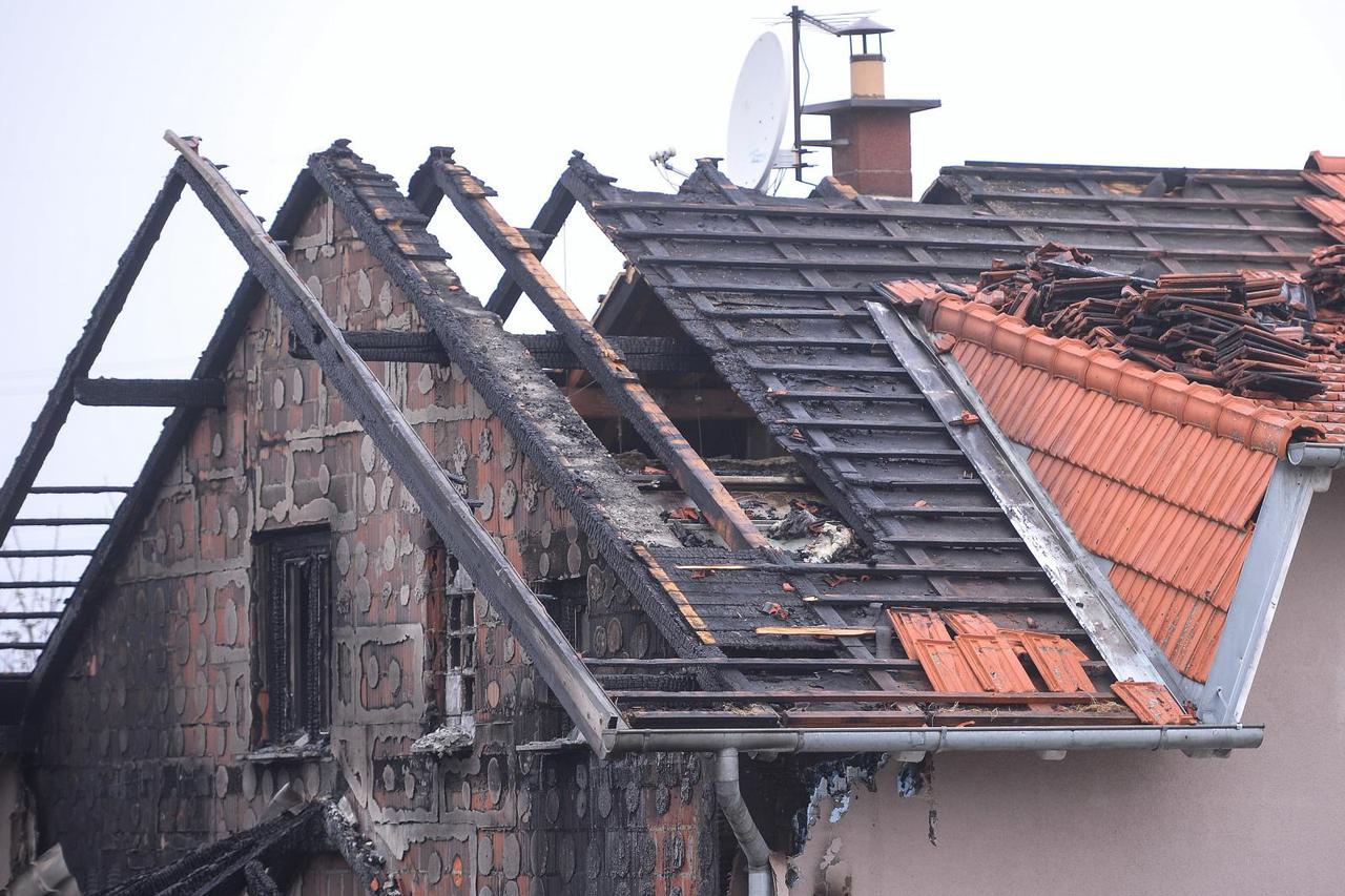 Bukno požar krovišta obiteljske kuće