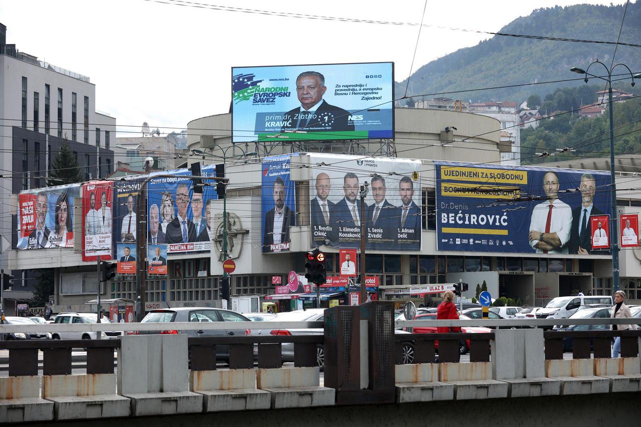 Sarajevo obljepljeno plakatima uoči općih izbora koji se održavaju u nedjelju