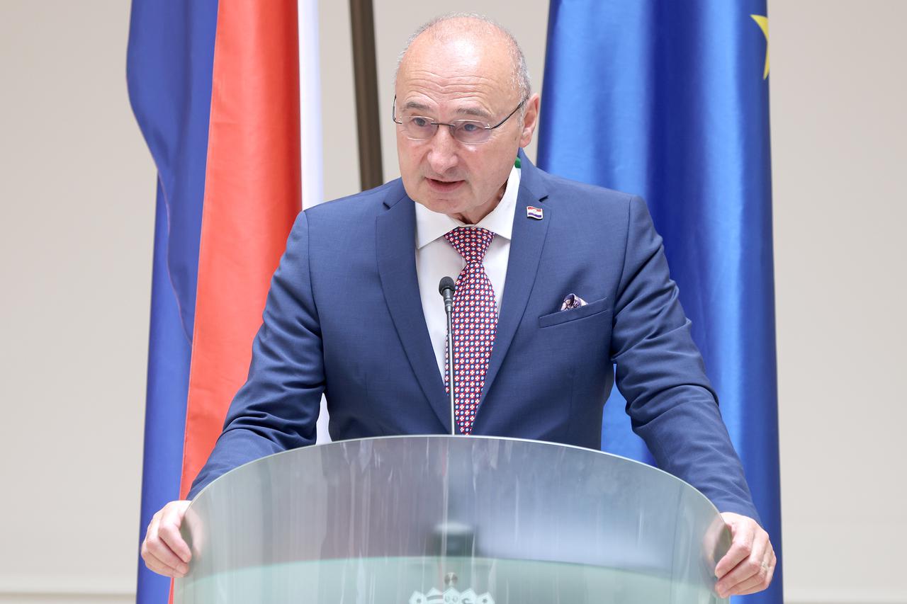 Zagreb: John M. Martinis u MVEP održao predavanje „Od Komiže do kvantnog doba“