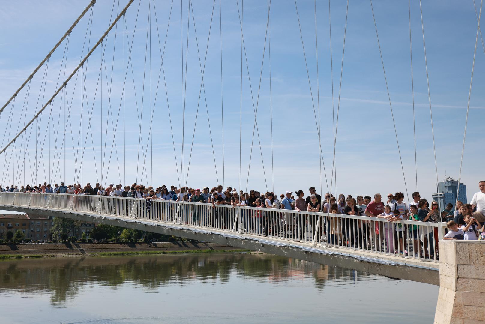 Osječani su zaplesali na Pješačkom mostu