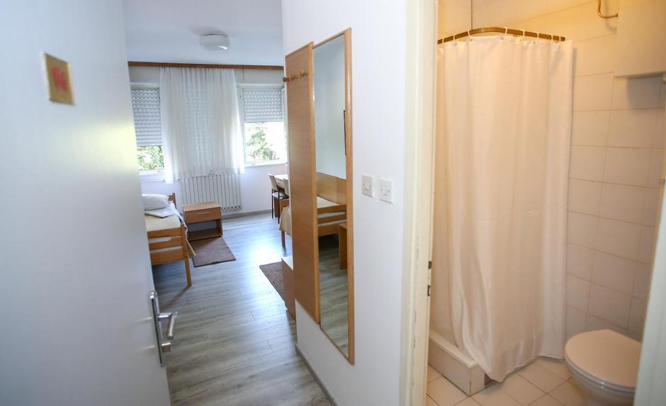 Građani čije su nekretnine stradale u potresu sele i SD Cvjetno u hostel Arena