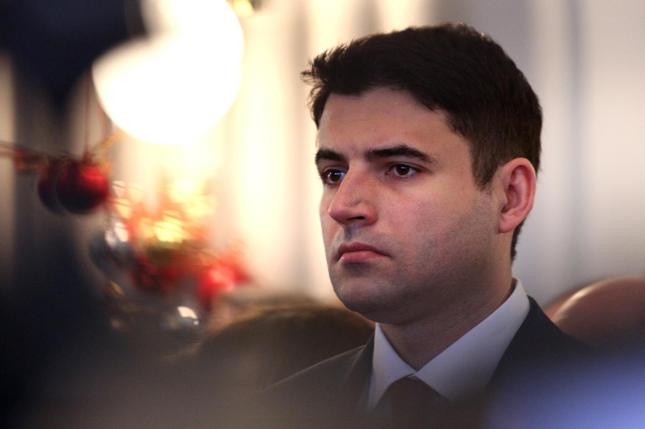 Bernardiću nije lako jer nasljeđuje prethodno političko glavinjanje SDP-a, no upravo to mu je i pouka da se izdigne iznad populizma