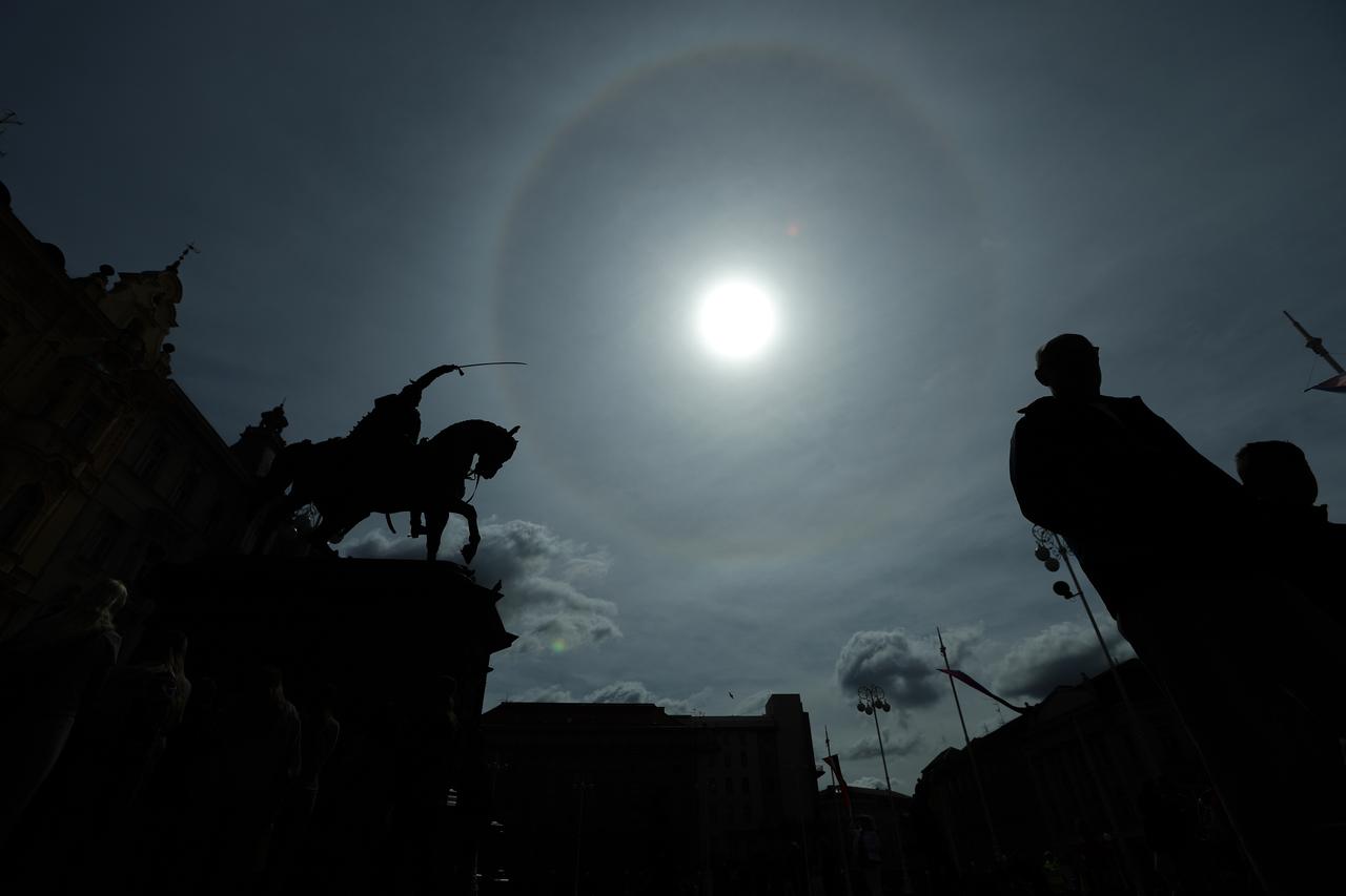 Na nebu iznad Zagreba na kratko se pojavio optički fenomen "halo"